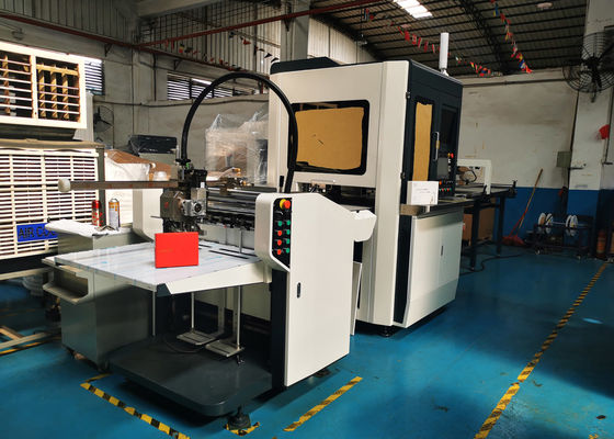 Klebender steifer Papierkasten L5985mm Maschinen-W3183mm, der Maschine in Position bringt