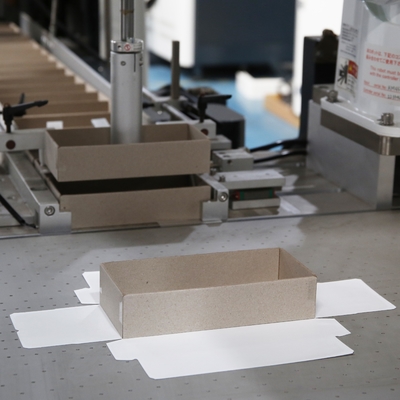 Steife Kasten-Verpackmaschine-Geschenkbox, Kraftpapier-Abdeckungs-oberster unterer steifer Kasten u. Luxusherstellungsmaschine
