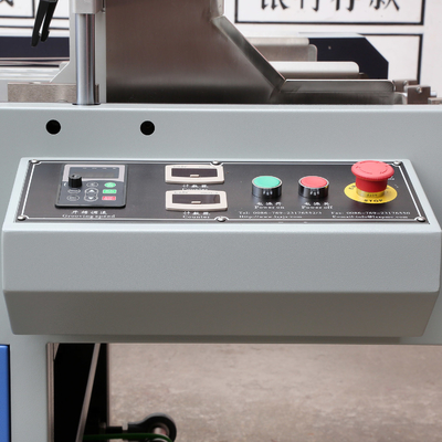 Automatische V-Grooving-Maschine - die ultimative Lösung für effizientes Karton-Grooving bei der Herstellung von starren Kisten.