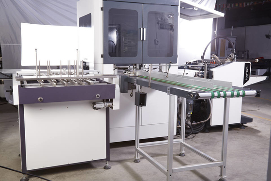 Papier-Gluer, das den Kasten herstellt Maschine für Schuh-/Telefon-/Wein-Kasten in Position bringt