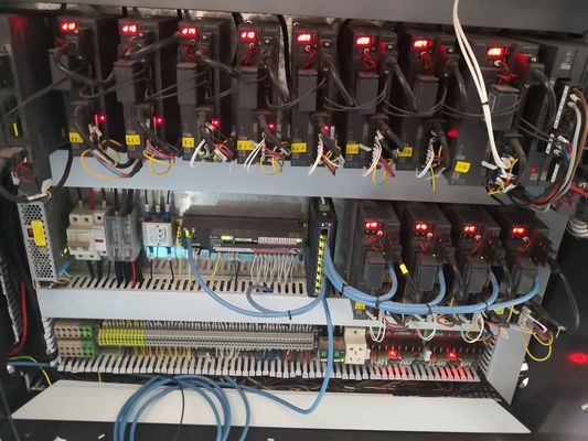 Automatischer intelligenter steifer Hochgeschwindigkeitskasten, der Maschine für den kleinen Kasten macht die Sichtpositionierung herstellt