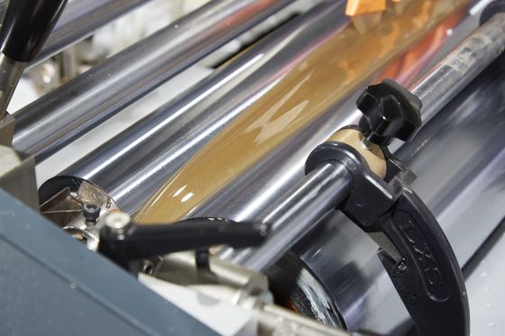 Automatischer steifer Kasten, der Maschine für den machenden und Schuhkartonherstellung Schmuckkasten herstellt
