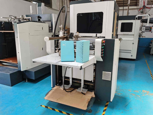 Süßer steifer Kasten, der Karton-Kasten-Produktionsmaschine 110mm 550mm der Maschinen-320gsm herstellt
