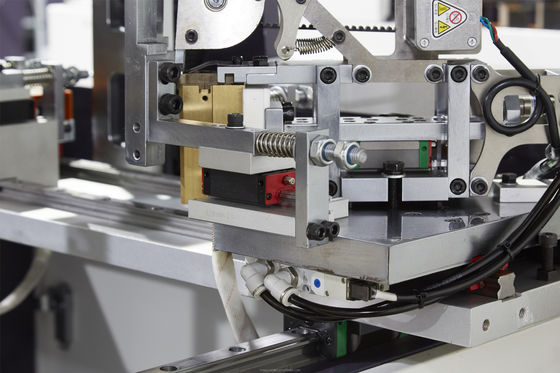 Automatische pneumatische Eckspinnmaschine für die kosmetische Kasten-Herstellung