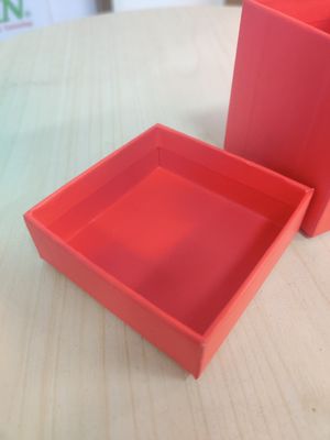 Automatische Zuführmaschine zur Zuführung von Papier und Kleber für die Herstellung starrer Kisten