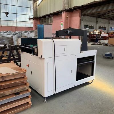 Das Haften der Geschenkbox bringt Maschine mit Geschwindigkeit 70pcs pro Minute für die Pappschachtel in Verlegenheit, die Maschine herstellt