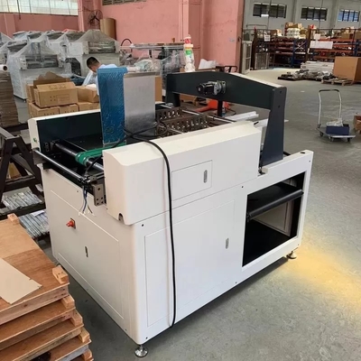 Plc-Steuersüßigkeiten-Kasten-Ecke, die Maschine 75pcs/min klebt