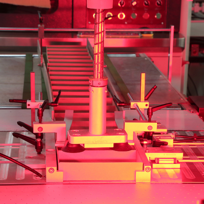 automatisches Kästchen 300D, das Maschine beweglichen Flip Cover Making Equipment macht